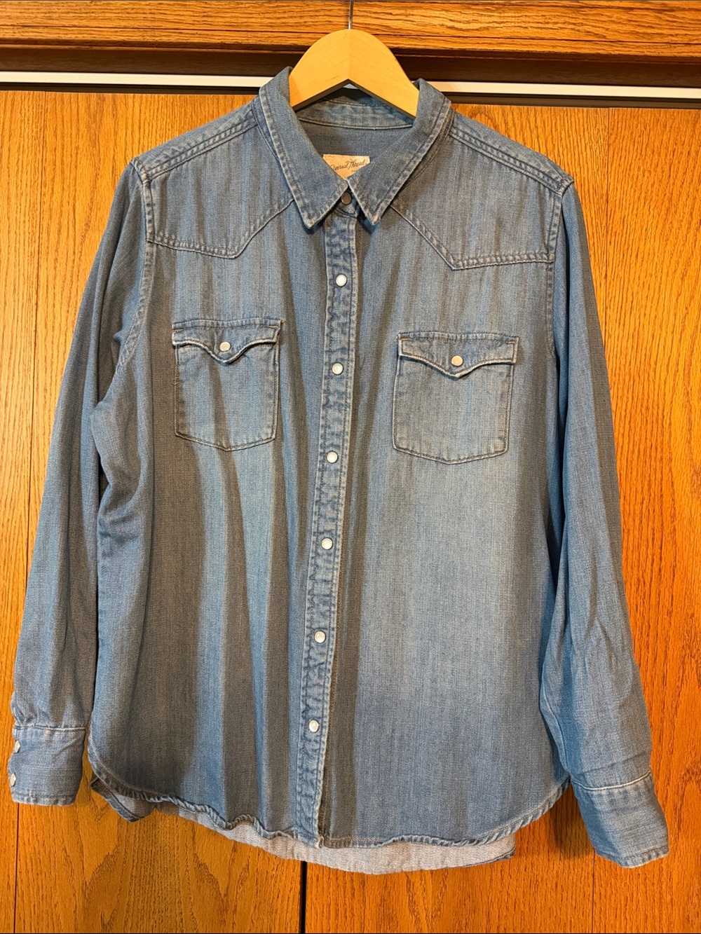 Classic Light Blue Denim Western Shirt with pearl snap Women’s